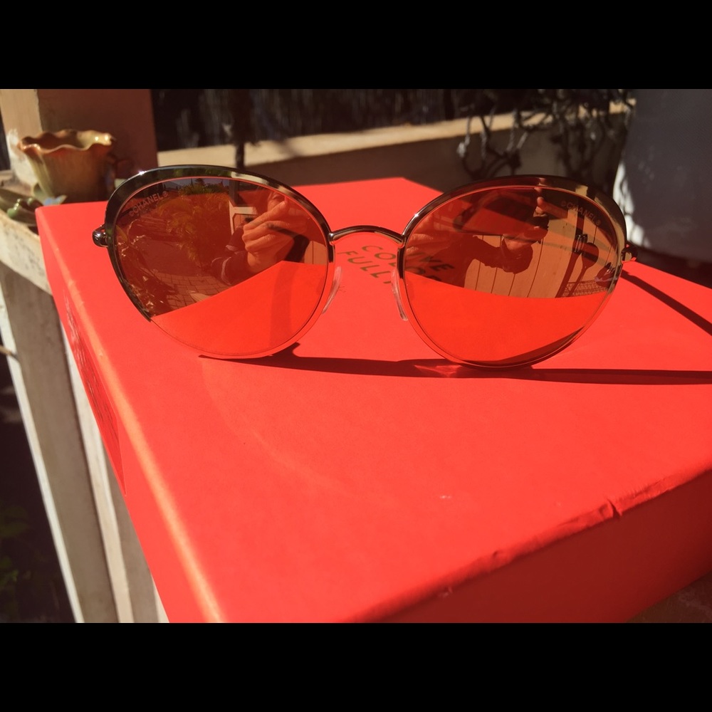 Chanel sunglasses 🕶 18 k gold lenses - Picture 4 of 8